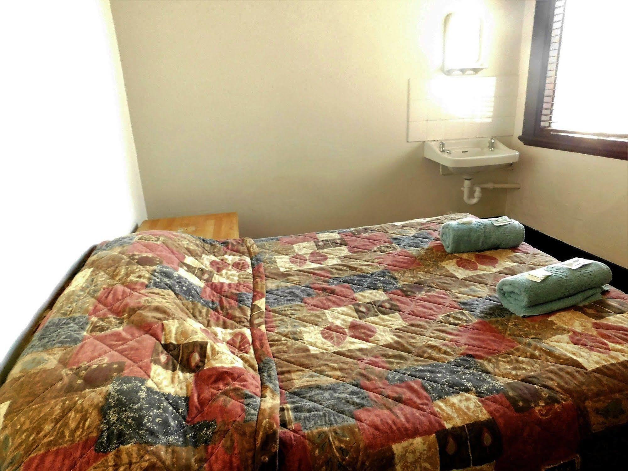 Royal Hotel-Motel موري المظهر الخارجي الصورة