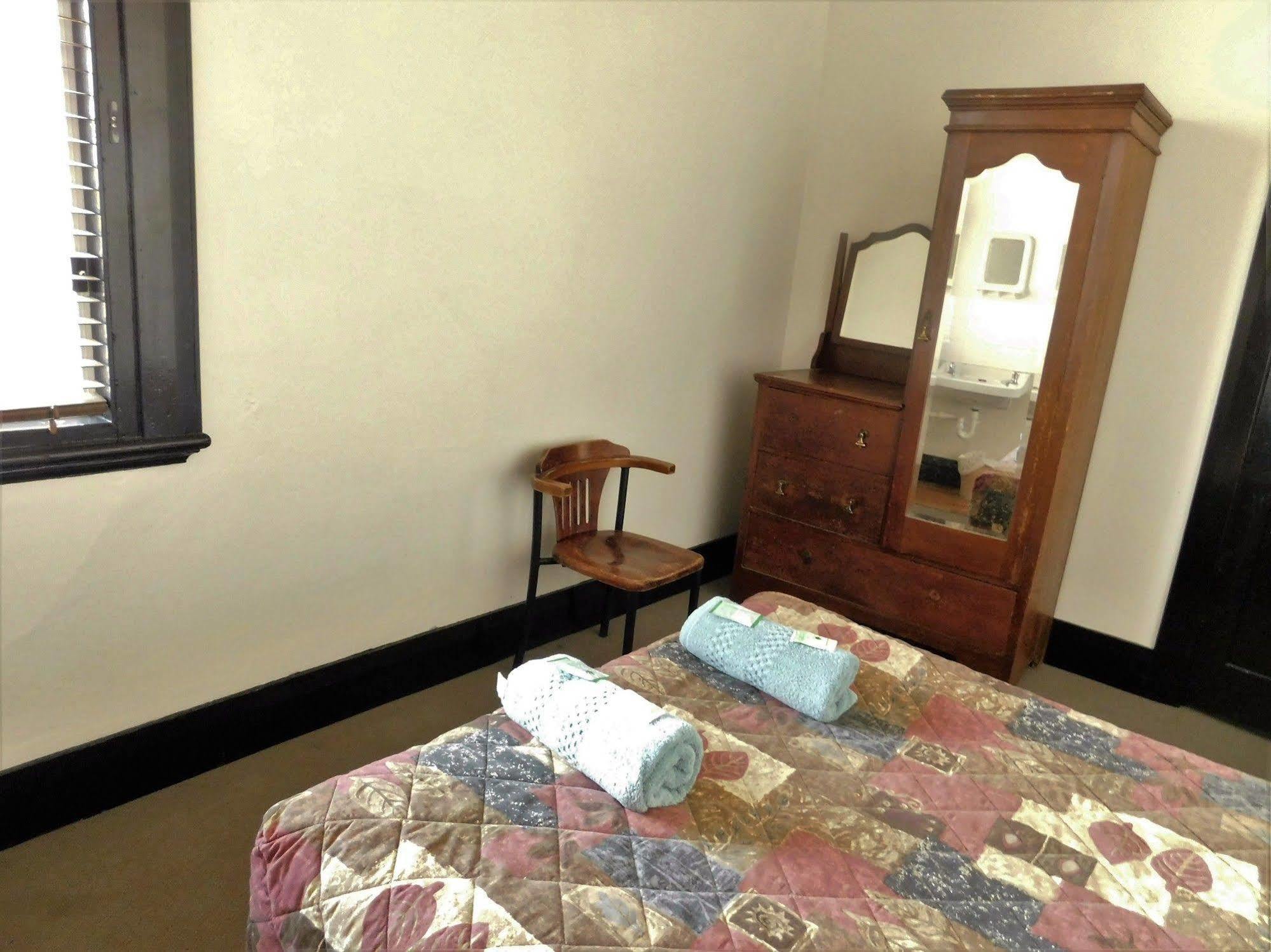 Royal Hotel-Motel موري المظهر الخارجي الصورة
